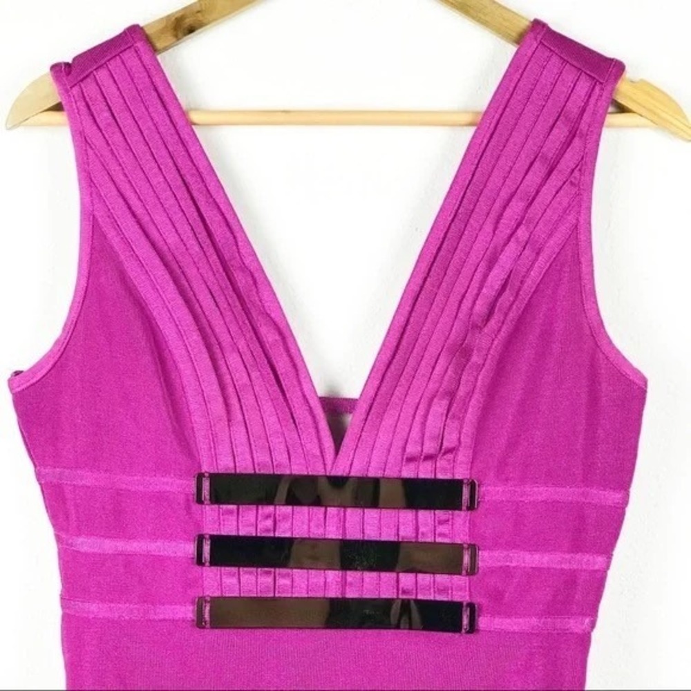 2b Bebe Womens Sparkling Grape‎ Purple Bandage V-Neck Mini Dress Black Bars L - Picture 6 of 10